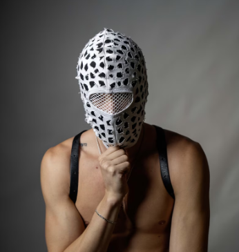Distressed Spotted Mesh Full-Face Mask  112