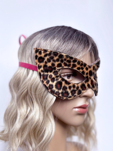 Minimalist Leopard Print Half-Mask 116