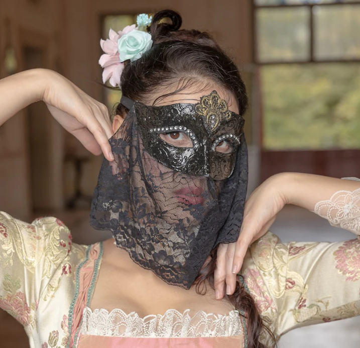 Gothic Lace Veil Masquerade Mask 133