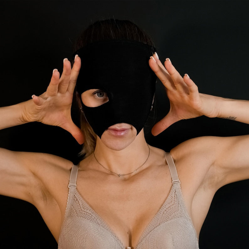 Minimalist Cotton Half-Face Mask – Soft Everyday Accessory 158