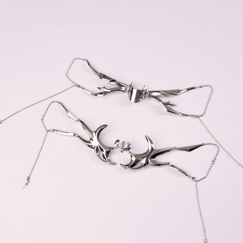 Metal chain mask 138