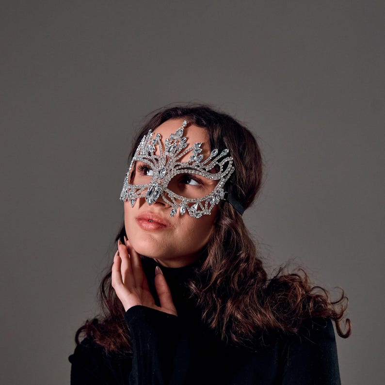 Rhinestone masquerade mask 139