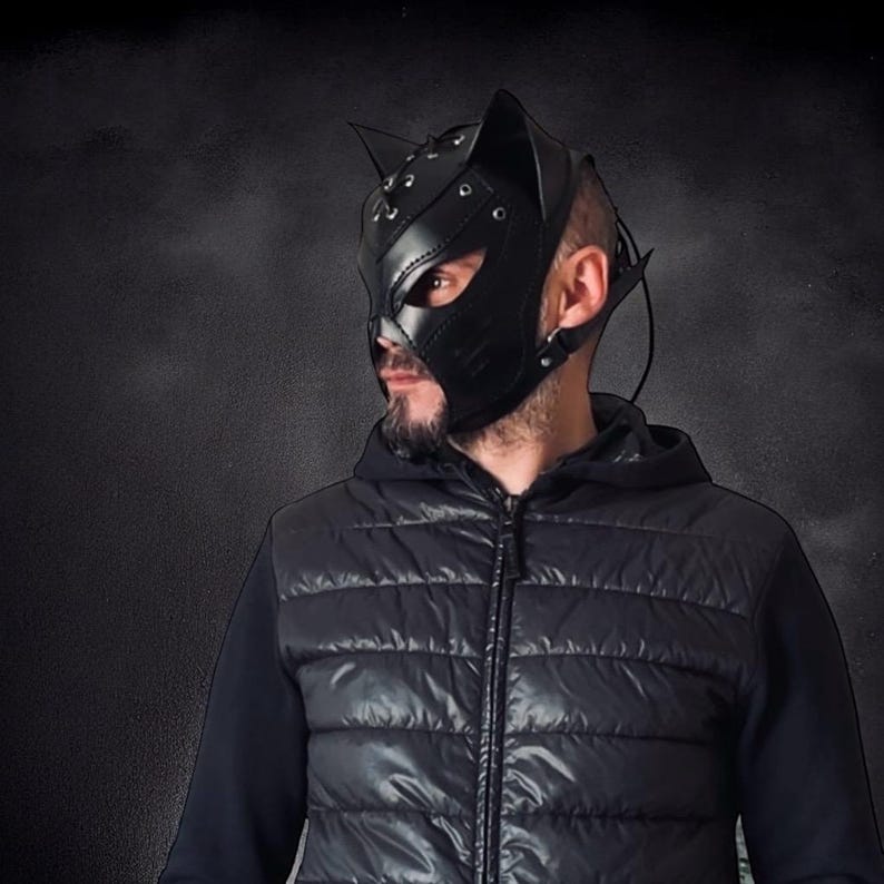 Dusk Hunter Leather Mask 143