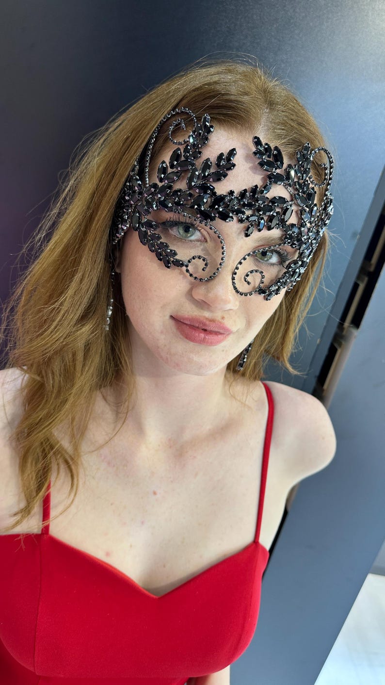 Rhinestone Masquerade Mask 152