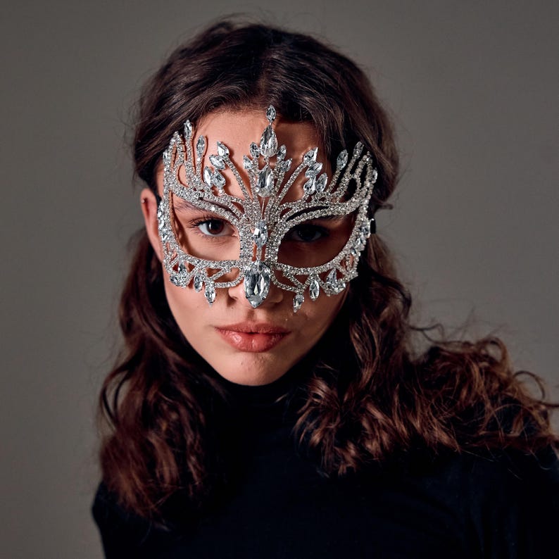 Rhinestone masquerade mask 139