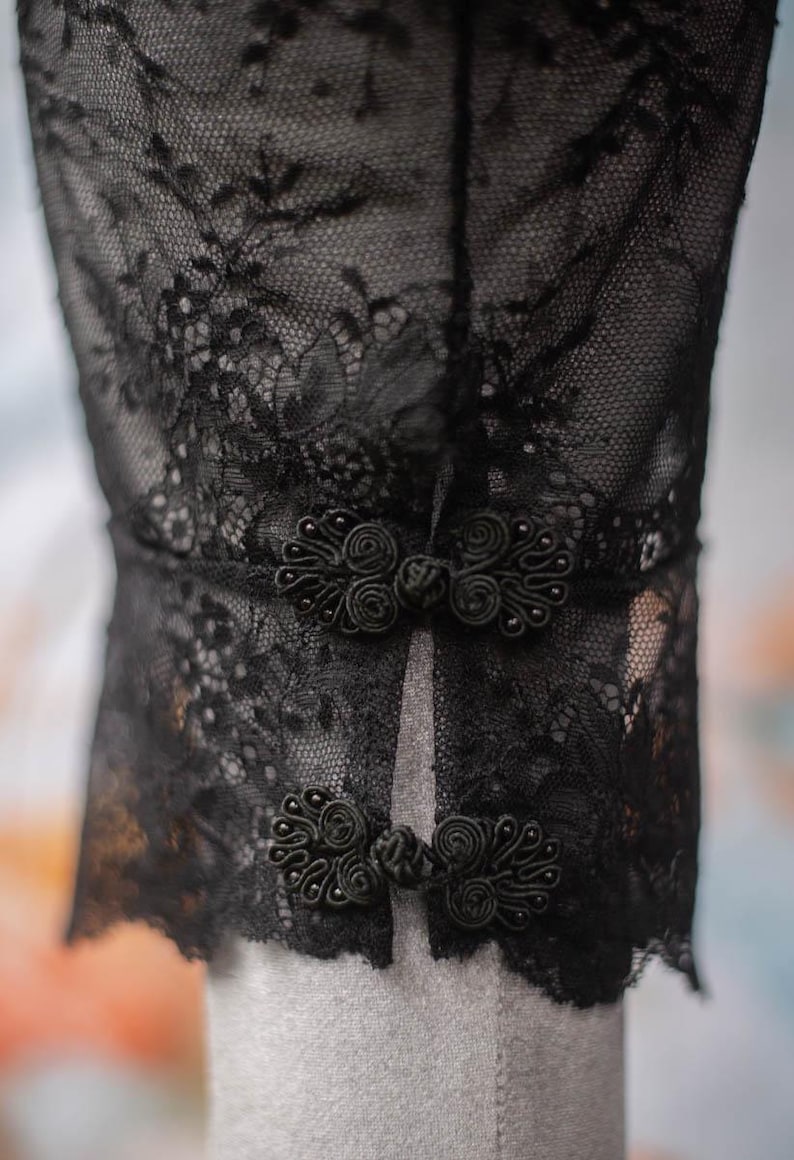 Black Lace 'Nyx' Floral Gothic Mask Hood 79