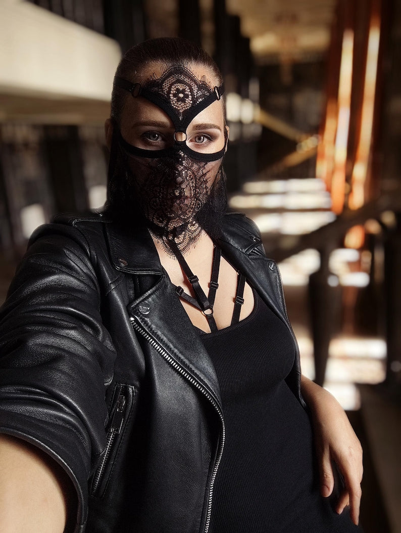 Black Gothic Lace Half-Face Mask
