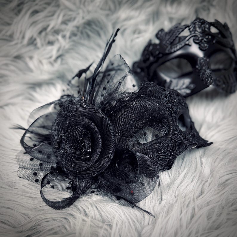 Black Men's or Women Masquerade Party Masks