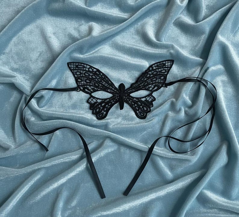Black Butterfly Lace Mask 150
