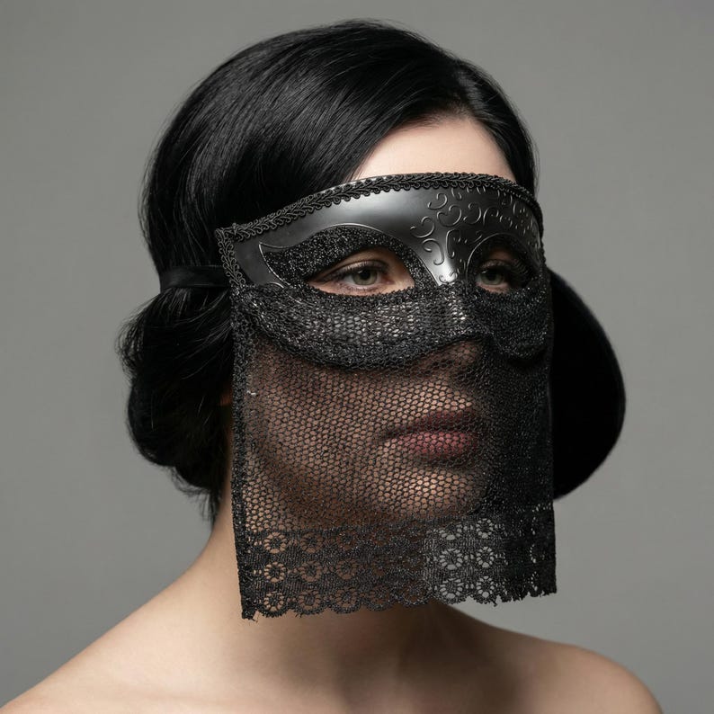 Venetian Masquerade Mask | Black Lace Veil 170