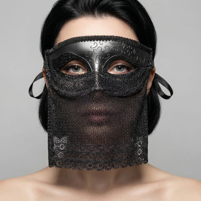 Venetian Masquerade Mask | Black Lace Veil 170