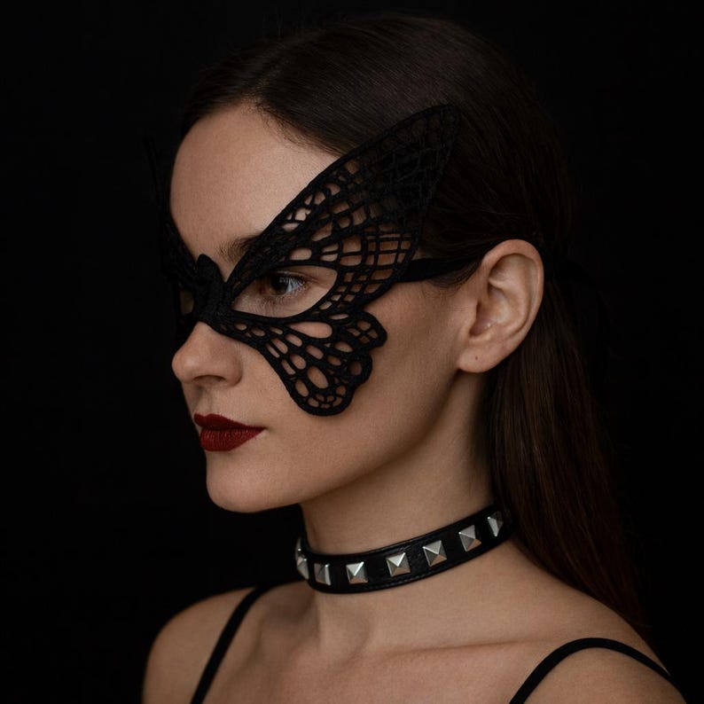 Black Butterfly Lace Mask 150